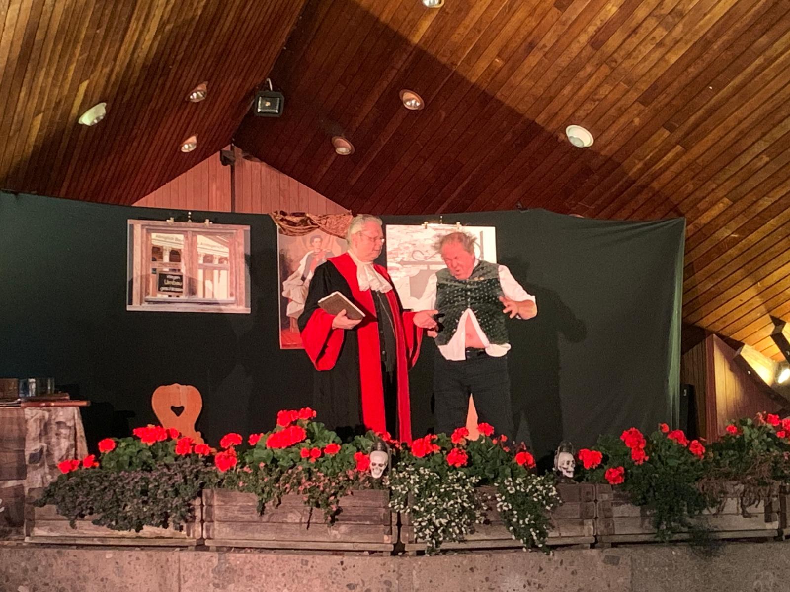 Szene aus „Amtsgericht 1878“ — Open Air am 29. August 2026 im Kurgarten Tegernsee